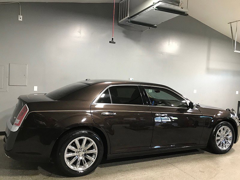 Used 2012 Chrysler 300 Limited w/ Luxury Group RWD image 3
