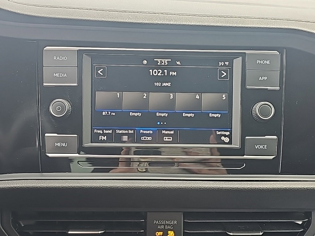 Used 2024 Volkswagen Jetta Sport image 18