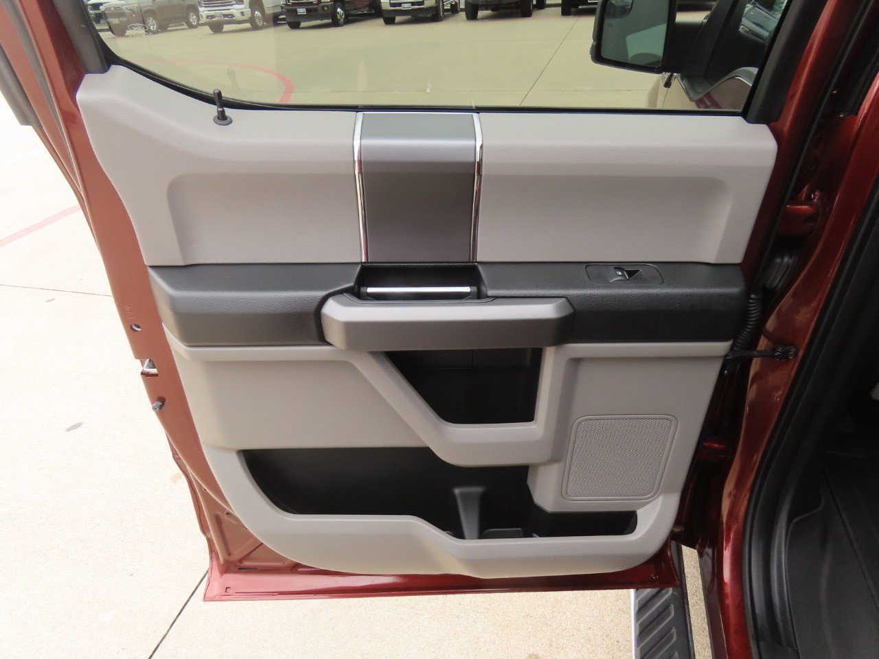 Used 2016 Ford F150 XLT w/ Equipment Group 302A Luxury RWD image 20