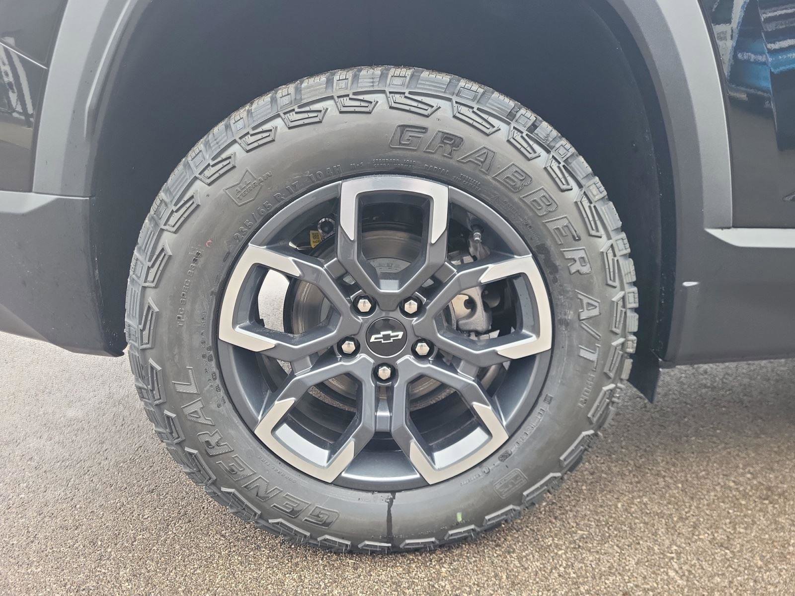 New 2026 Chevrolet Equinox ACTIV w/ Convenience Package III image 30