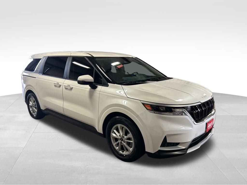 Certified 2024 Kia Carnival LX image 9