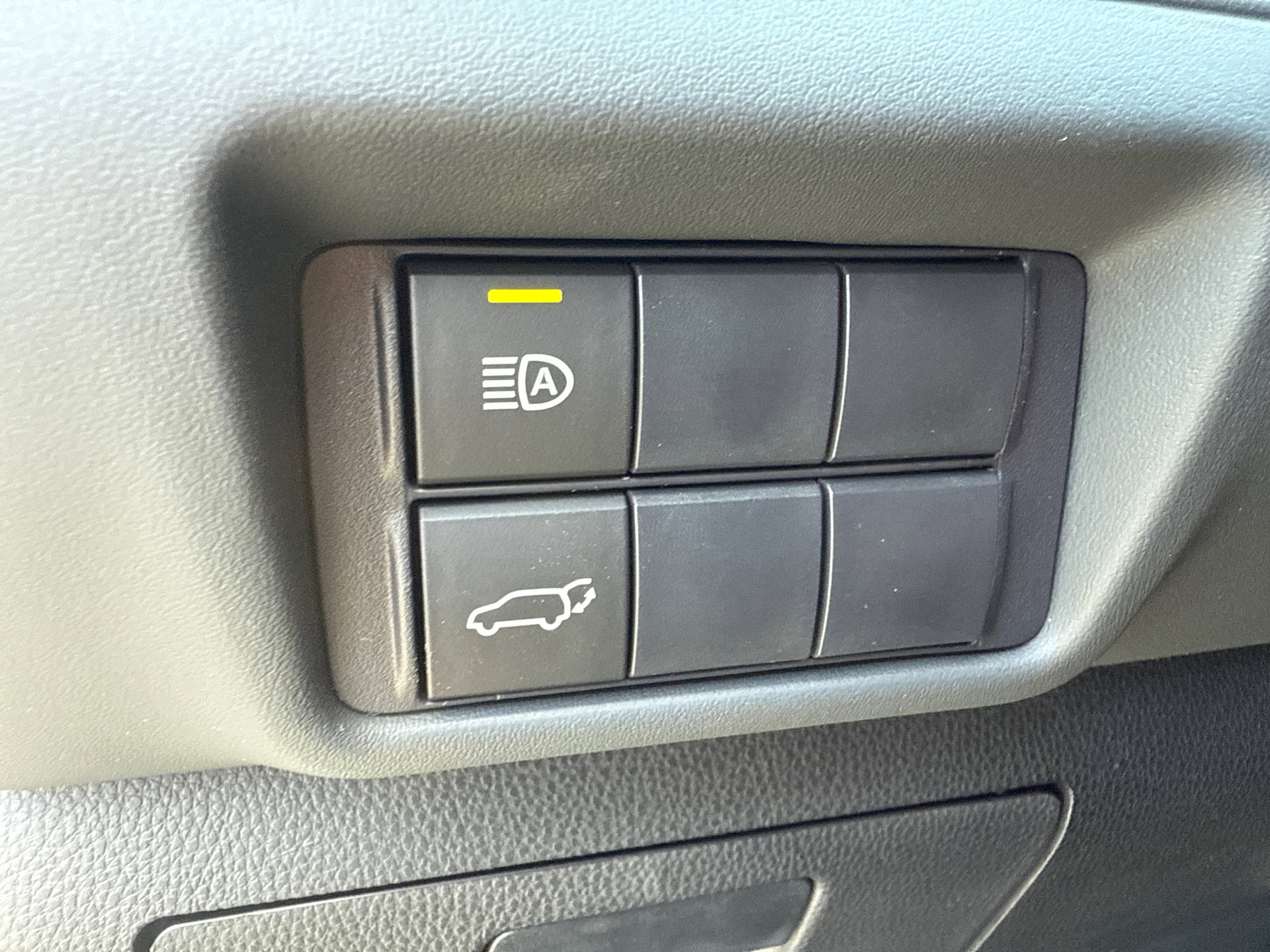 Certified 2026 Toyota Highlander XLE image 25