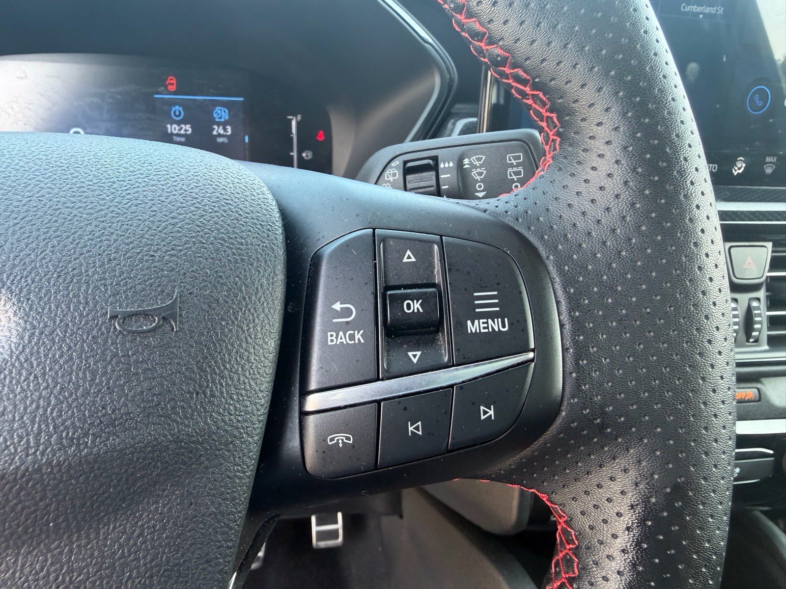Used 2024 Ford Escape ST-Line w/ Tech Pack #1 FWD image 32