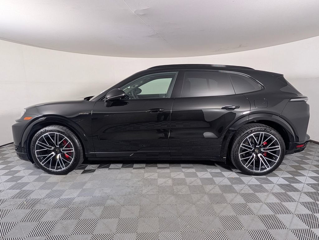 New 2026 Porsche Cayenne Turbo AWD/4WD image 2