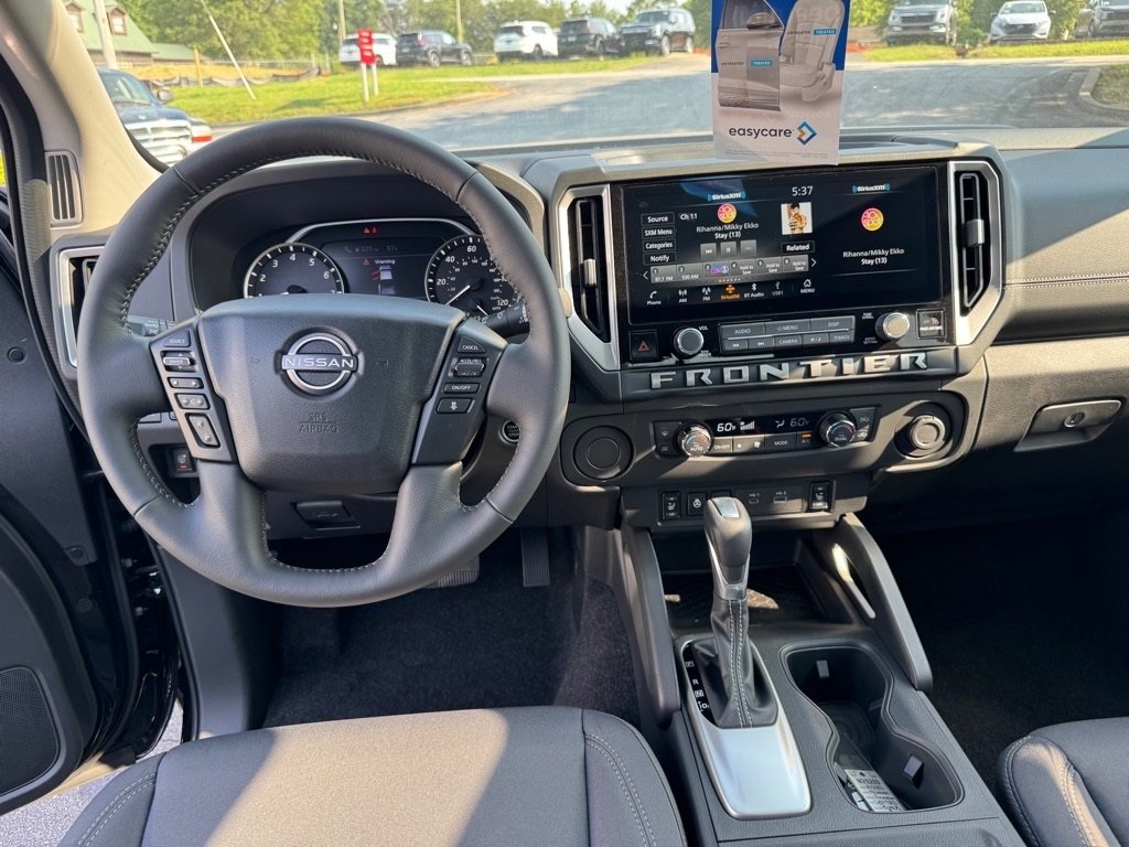 New 2025 Nissan Frontier SV w/ SV Convenience Package image 13