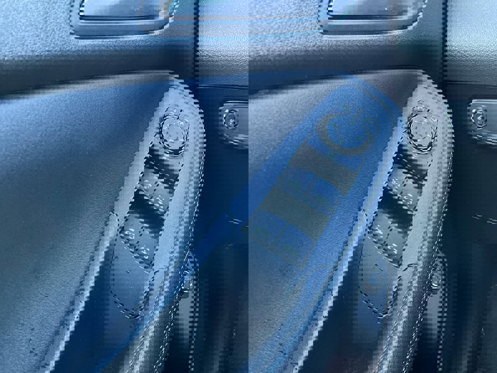 Used 2021 Buick Encore GX Select image 25