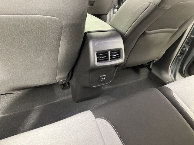 Used 2024 Chevrolet Equinox LS FWD image 40