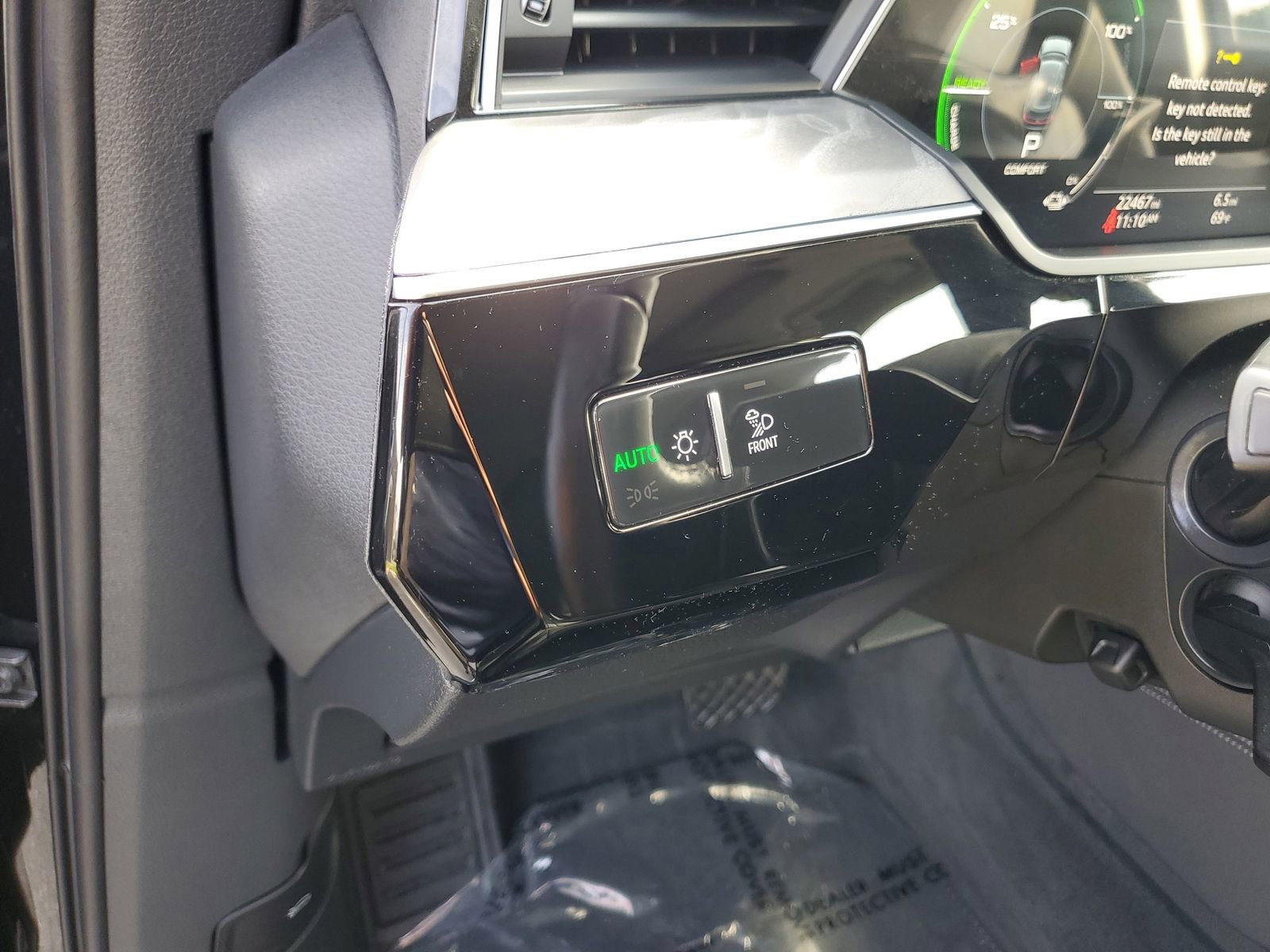 Used 2023 Audi e-tron Premium Plus w/ Premium Plus Package image 23