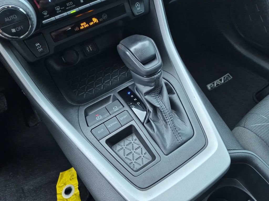 Used 2023 Toyota RAV4 XLE w/ Convenience Package FWD image 27