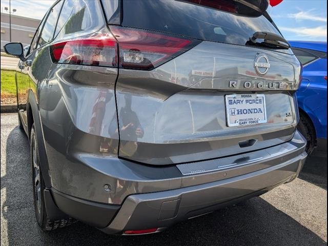Used 2025 Nissan Rogue SL image 17