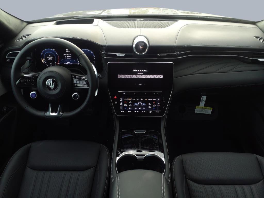 New 2024 Maserati Grecale GT image 3