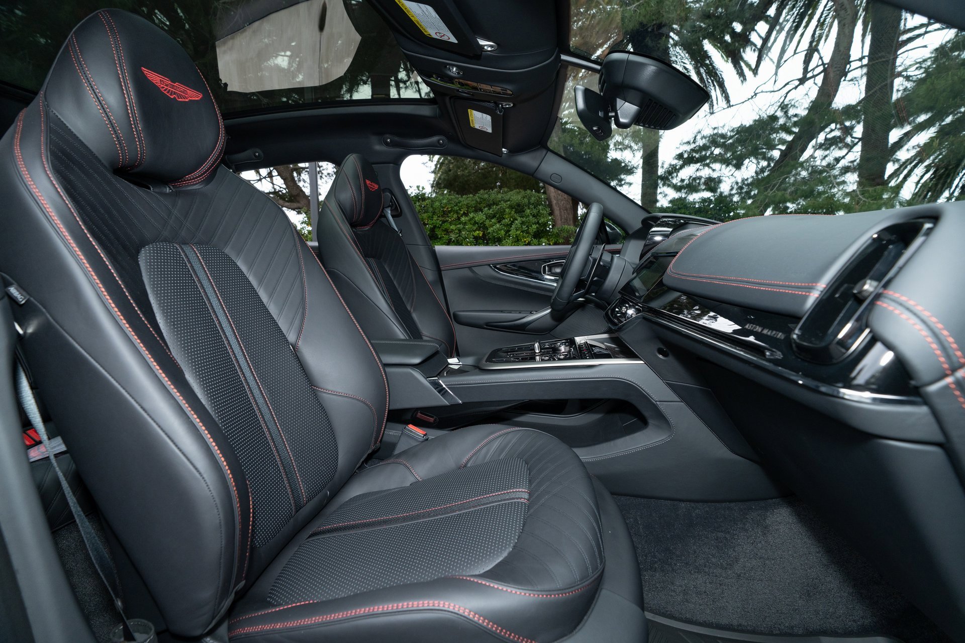 Used 2025 Aston Martin DBX 707 image 21