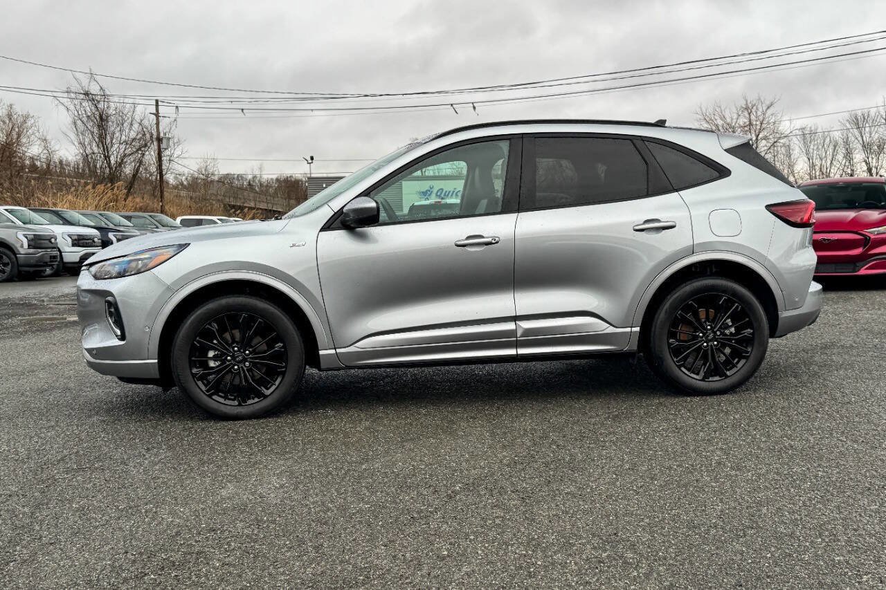 Used 2023 Ford Escape ST-Line Elite w/ Premium Technology Package AWD/4WD image 6