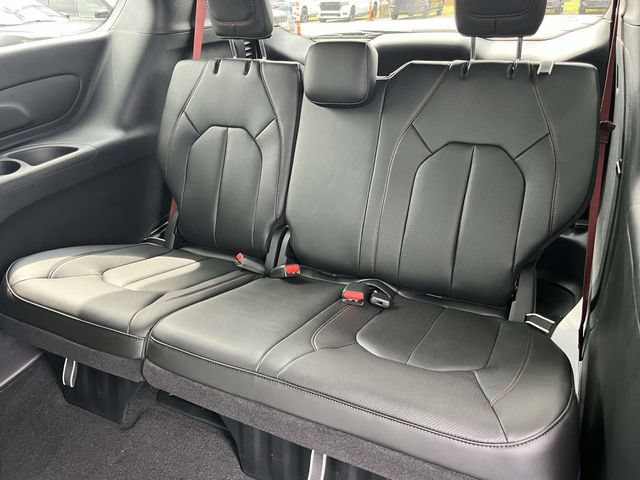 New 2027 Chrysler Pacifica Select FWD image 13