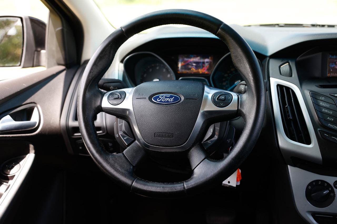 Used 2012 Ford Focus SE FWD image 27