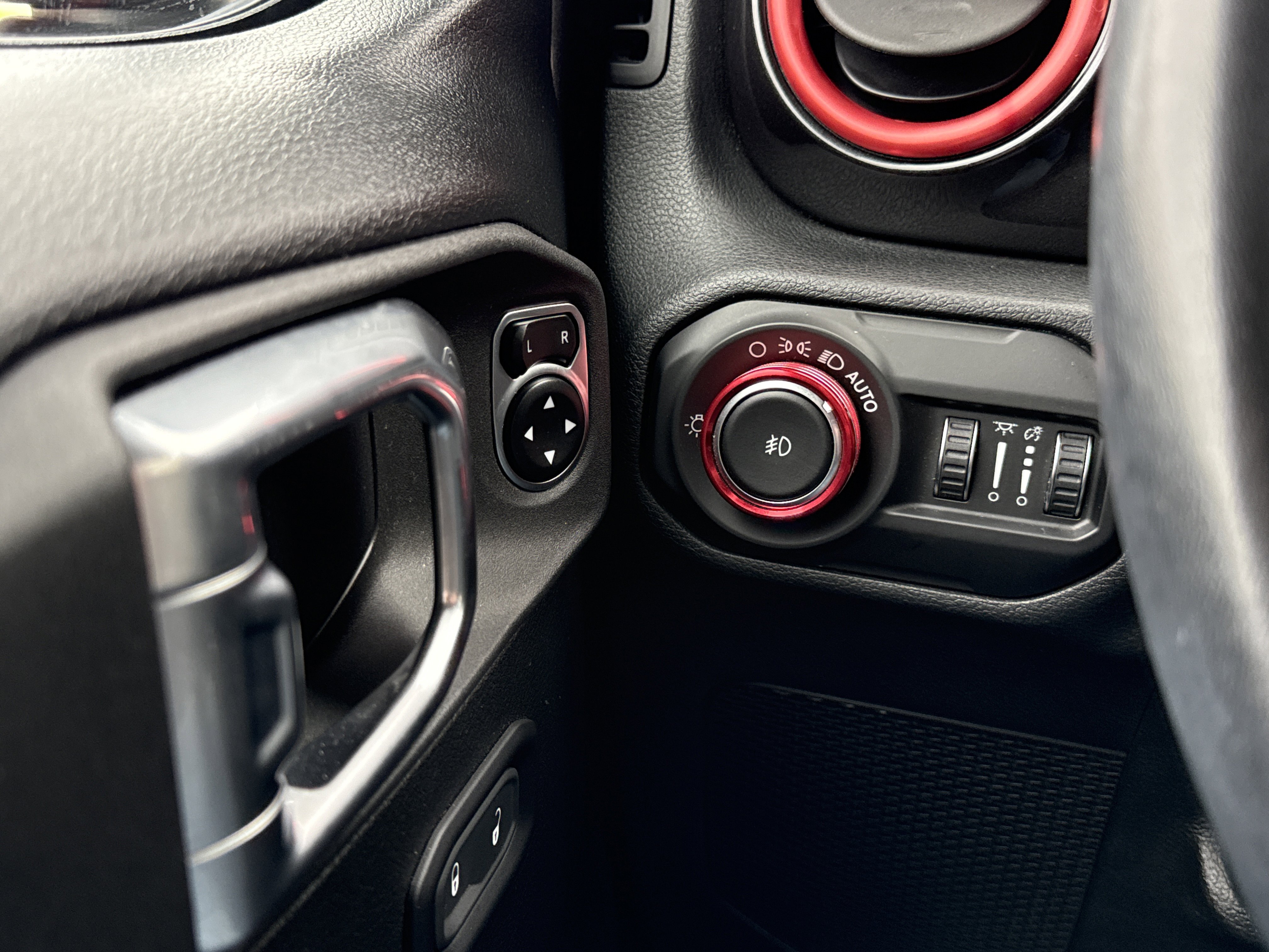 Used 2020 Jeep Wrangler Unlimited Sport AWD/4WD image 28
