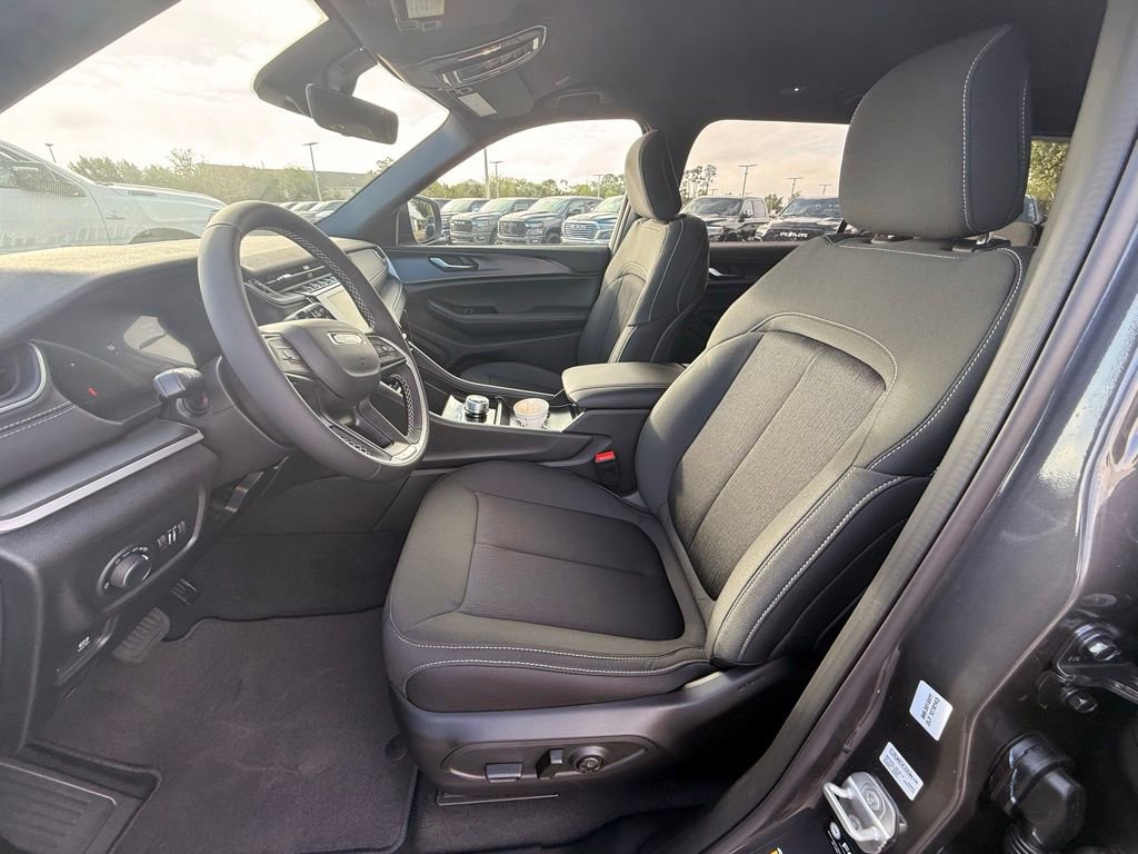 New 2026 Jeep Grand Cherokee L Laredo AWD/4WD image 9
