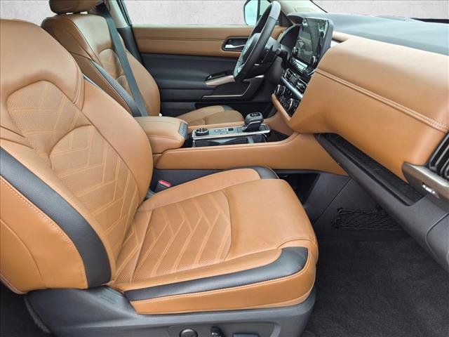 Used 2024 Nissan Pathfinder Platinum AWD/4WD image 24