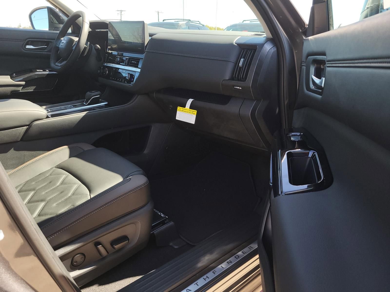 New 2026 Nissan Pathfinder Platinum image 13