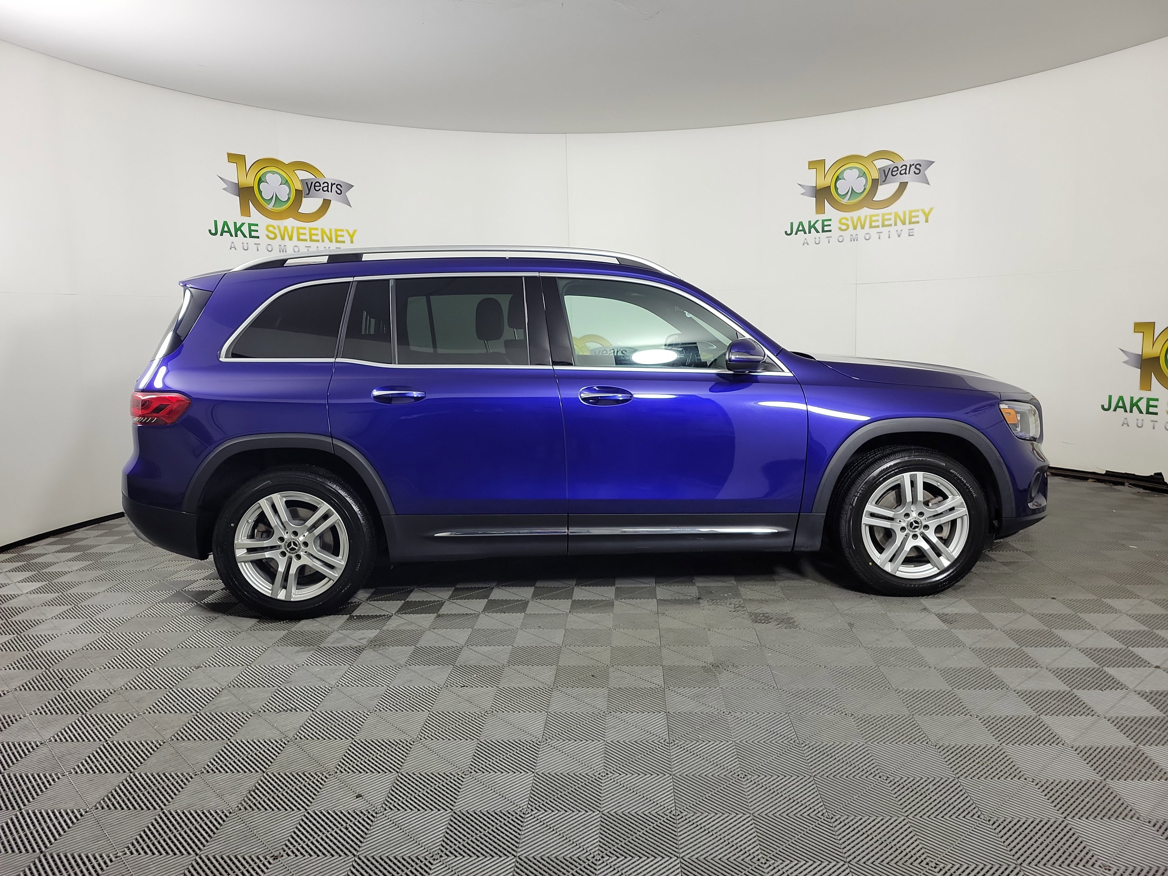 Used 2021 Mercedes-Benz GLB 250 4MATIC w/ Premium Package image 8