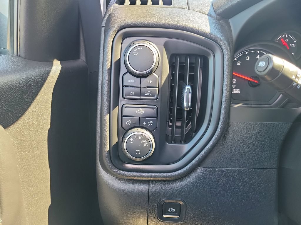 Used 2023 Chevrolet Silverado 1500 Custom AWD/4WD image 37