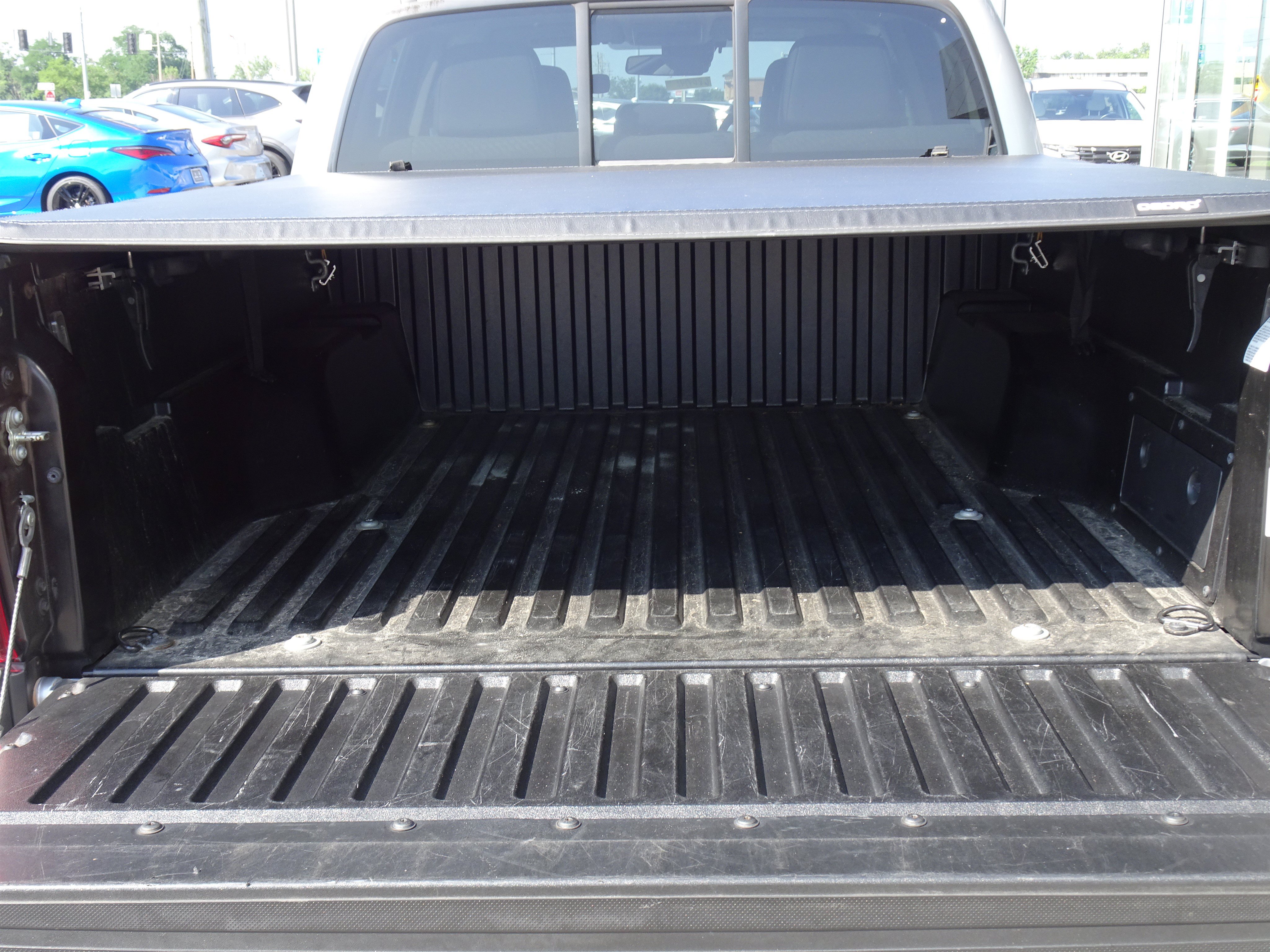 Used 2020 Toyota Tacoma SR AWD/4WD image 8