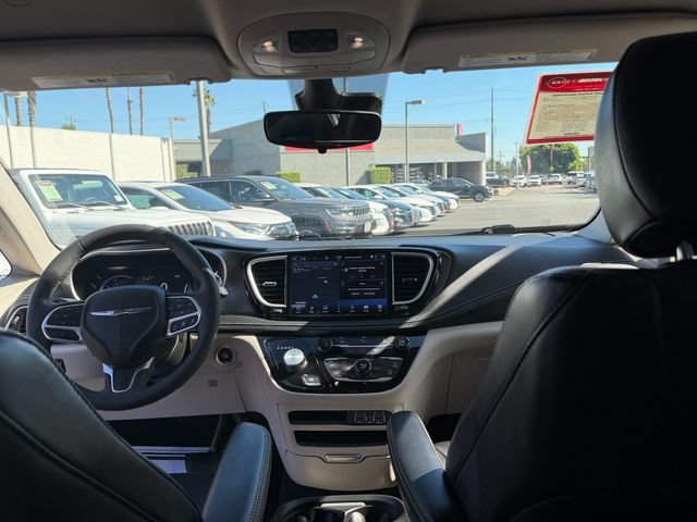 Used 2024 Chrysler Pacifica Limited FWD image 34