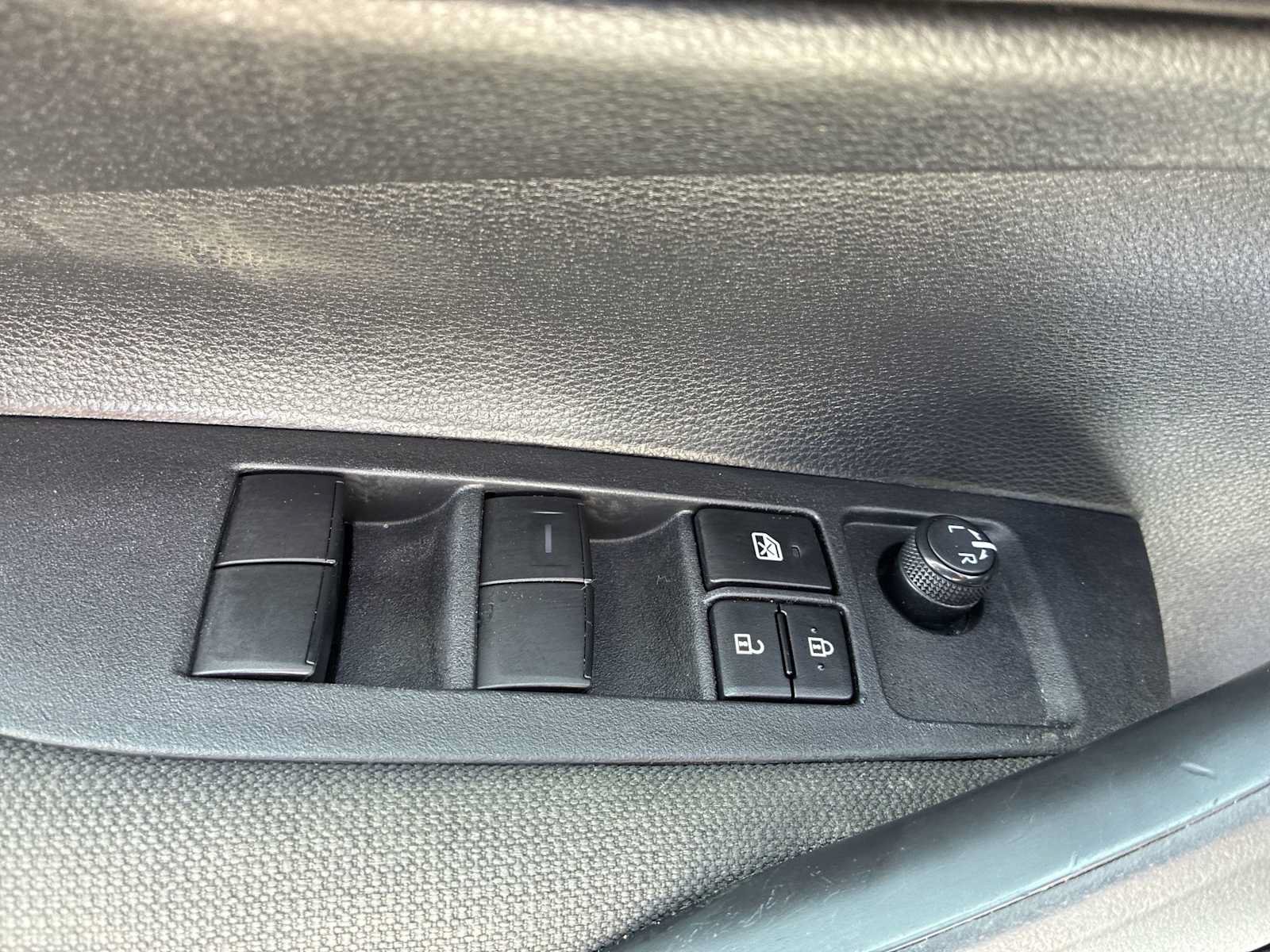Used 2024 Toyota Corolla LE FWD image 15