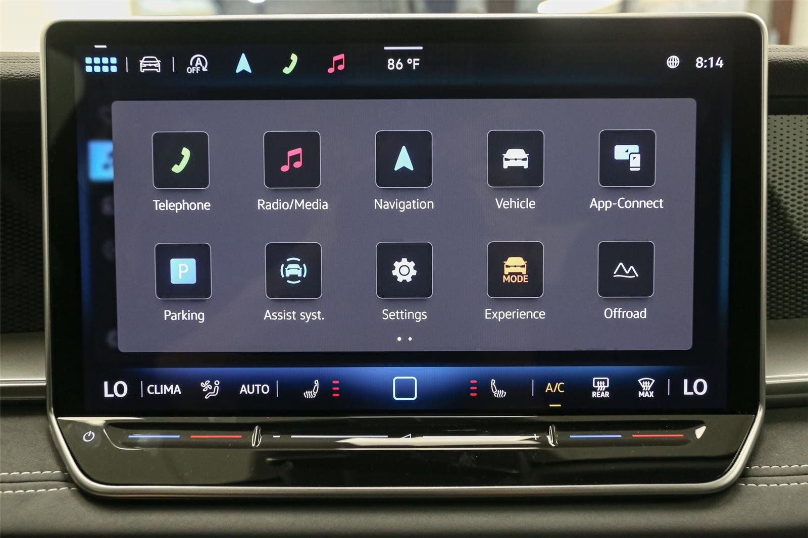 New 2025 Volkswagen Tiguan SE image 17