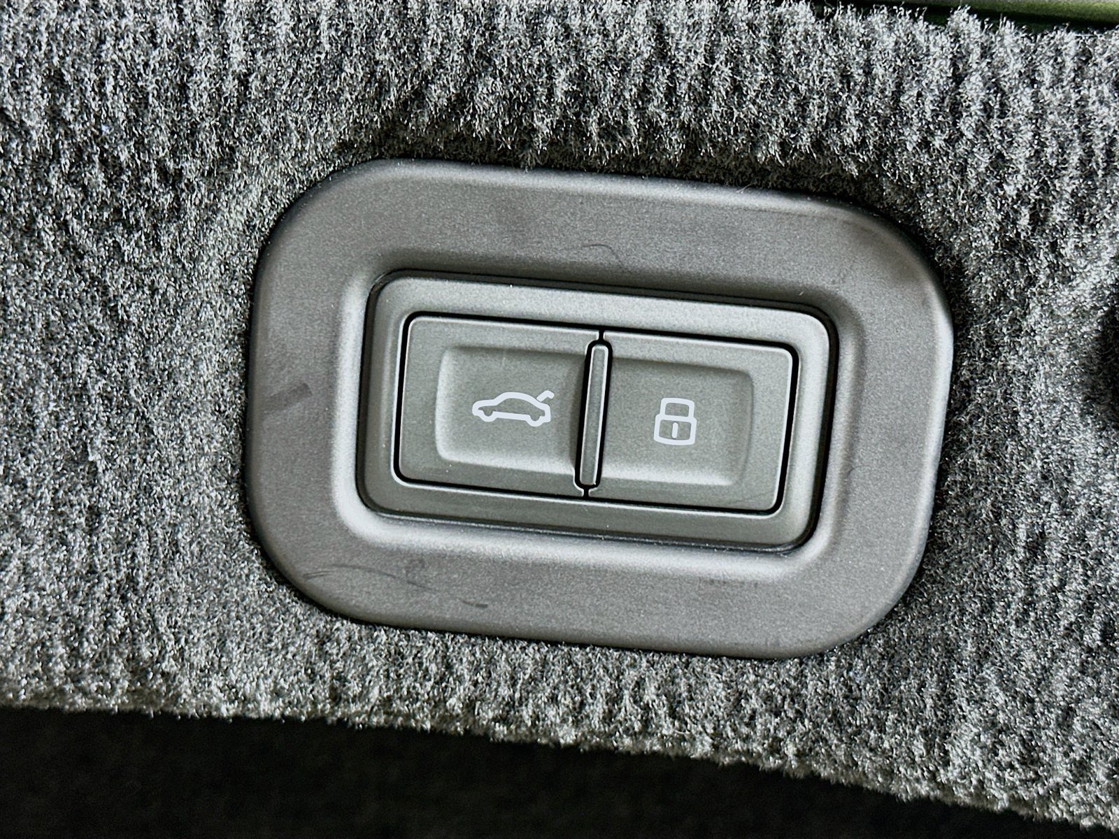 Used 2024 Bentley Continental GT Mulliner AWD/4WD image 41