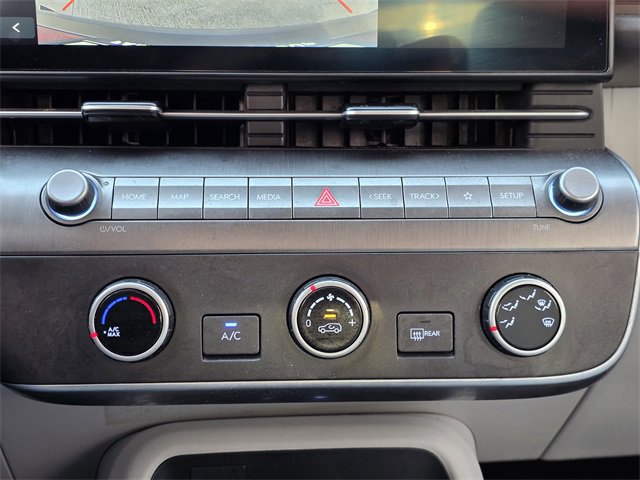 Used 2024 Hyundai Kona SE image 14