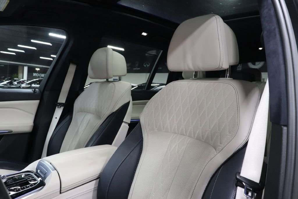 Used 2020 BMW X7 M50i w/ Dynamic Handling Package image 10