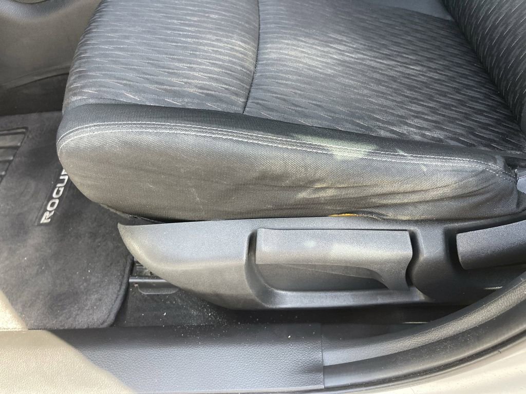 Used 2018 Nissan Rogue S image 19