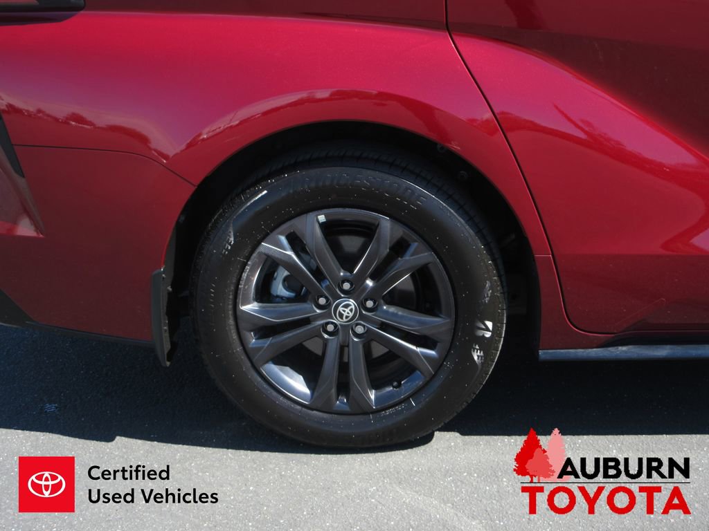 Certified 2025 Toyota Sienna XSE w/ XSE Premium Package image 10