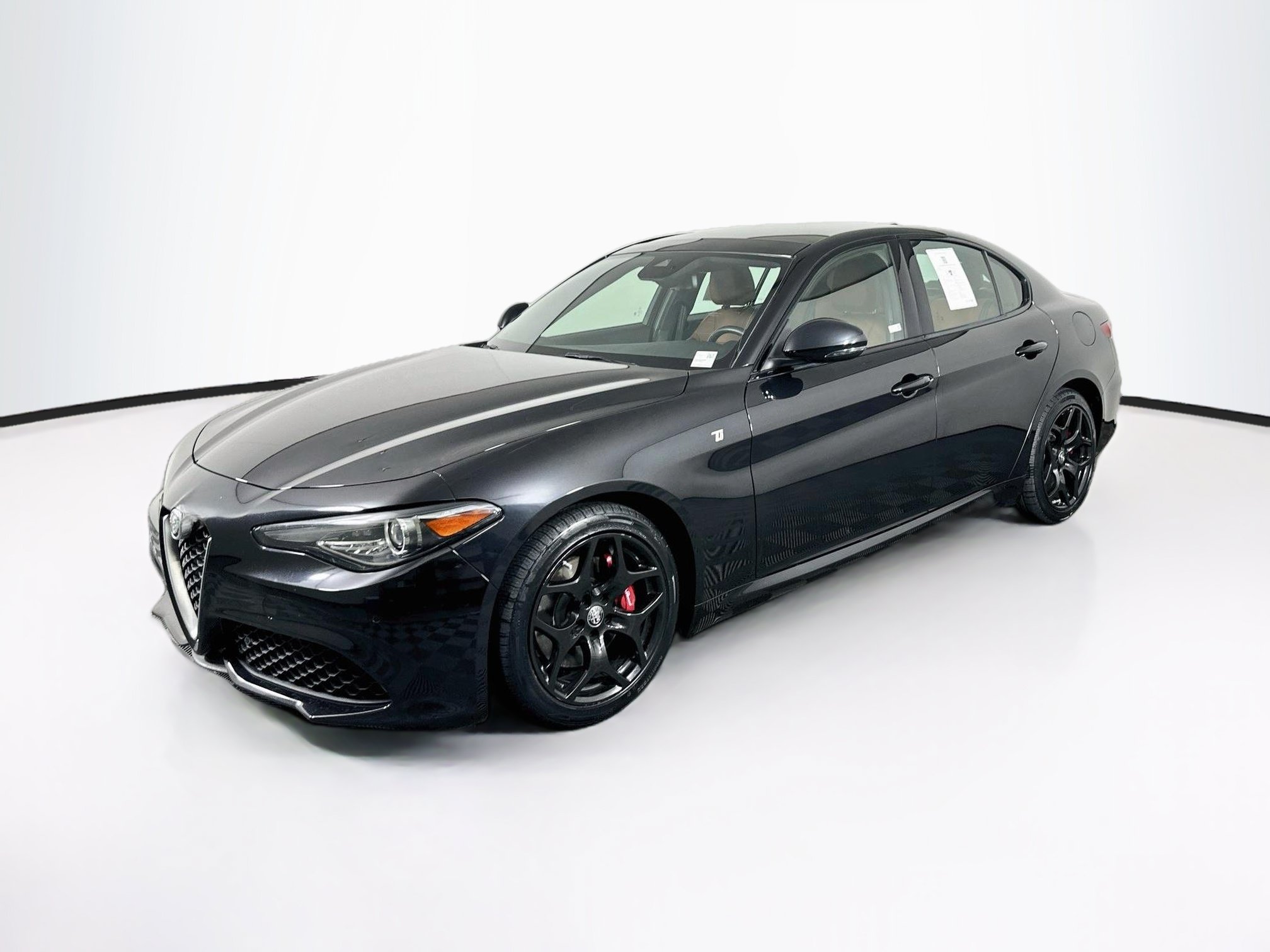 Used 2022 Alfa Romeo Giulia Ti RWD image 3
