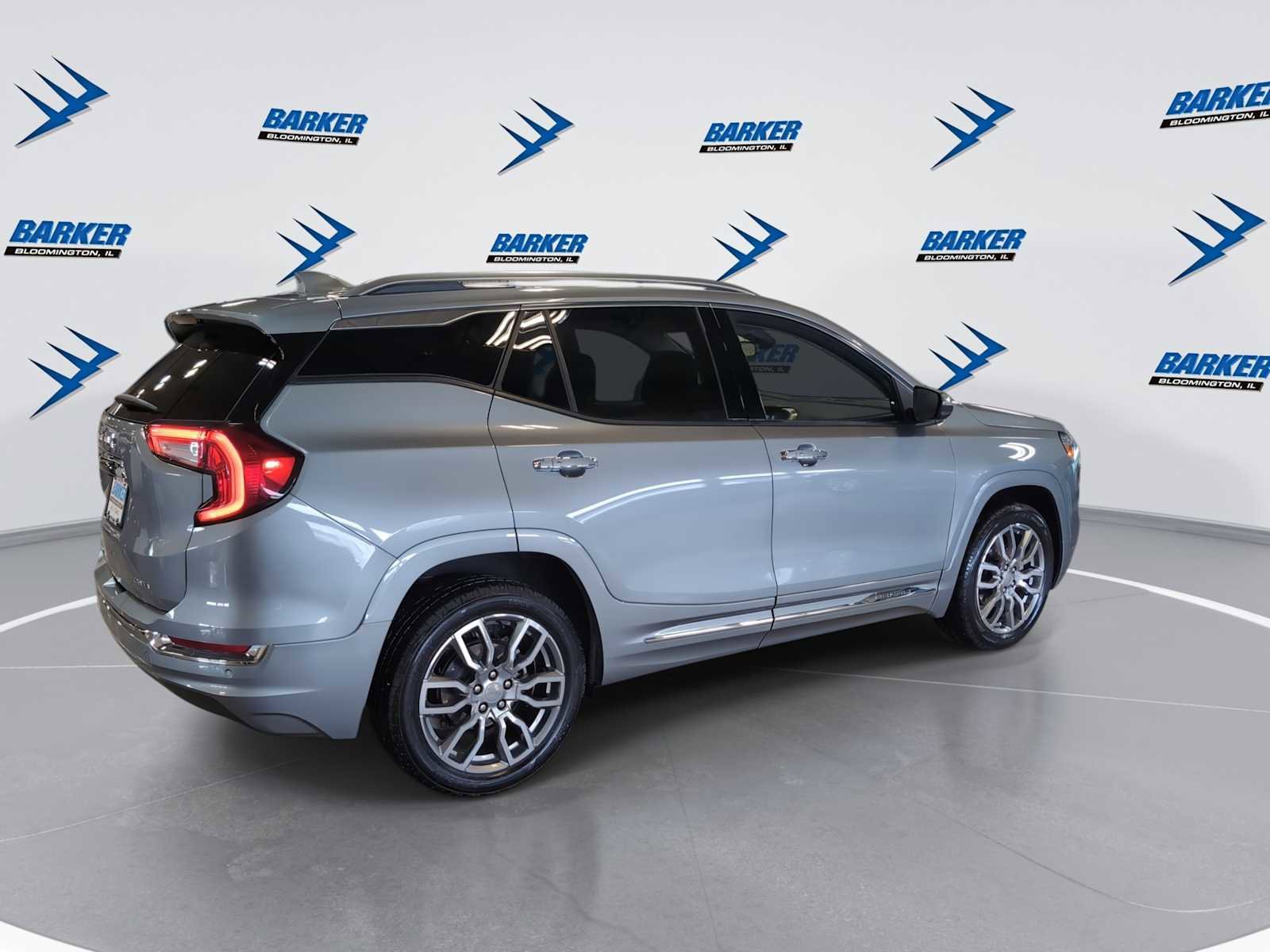Used 2023 GMC Terrain Denali w/ Denali Premium Package image 8