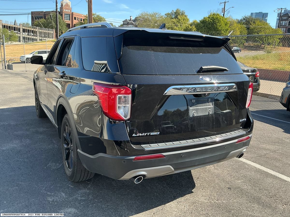 Used 2023 Ford Explorer Limited AWD/4WD image 5
