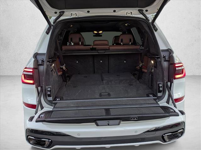 Used 2024 BMW X7 xDrive40i w/ M Sport Package AWD/4WD image 6