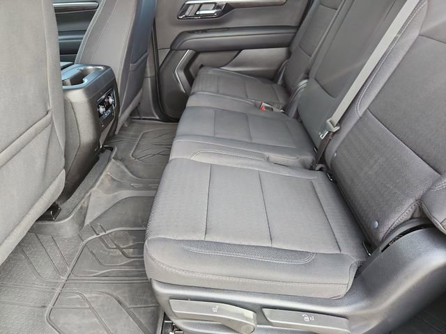 Used 2025 Chevrolet Suburban LS image 24