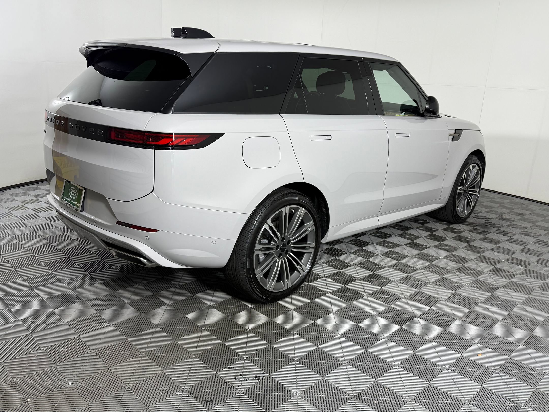 New 2026 Land Rover Range Rover Sport Dynamic SE AWD/4WD image 9