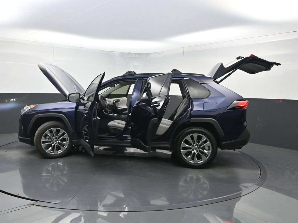 Used 2020 Toyota RAV4 Limited FWD image 37