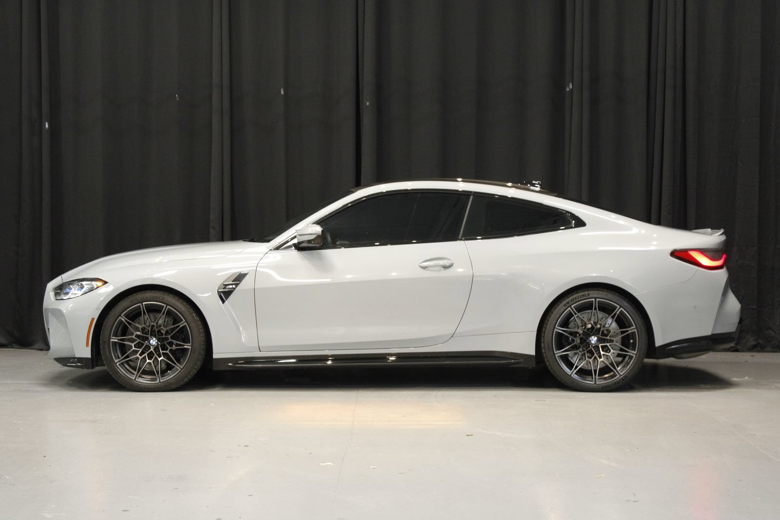 Used 2021 BMW M4 Coupe w/ Executive Package RWD image 2