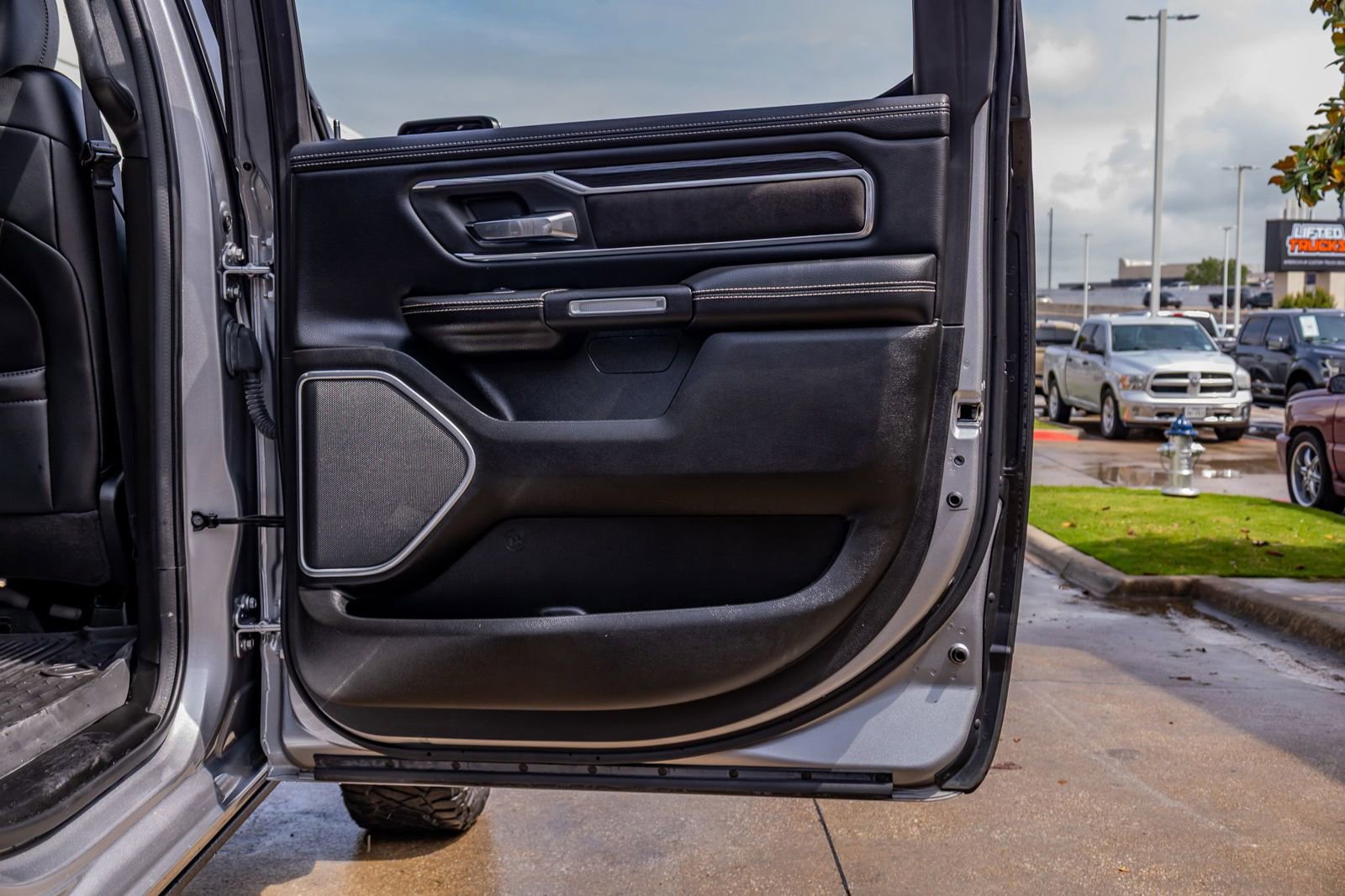 Used 2023 RAM 1500 Laramie AWD/4WD image 37