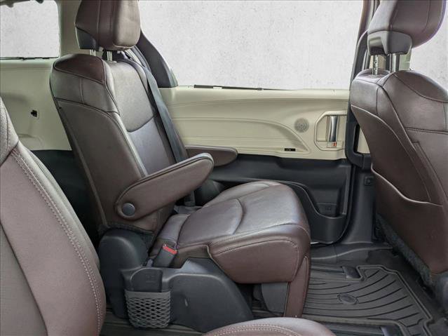 Certified 2023 Toyota Sienna Platinum image 23