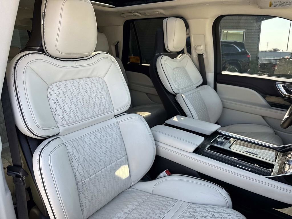 Certified 2022 Lincoln Navigator L Black Label image 11