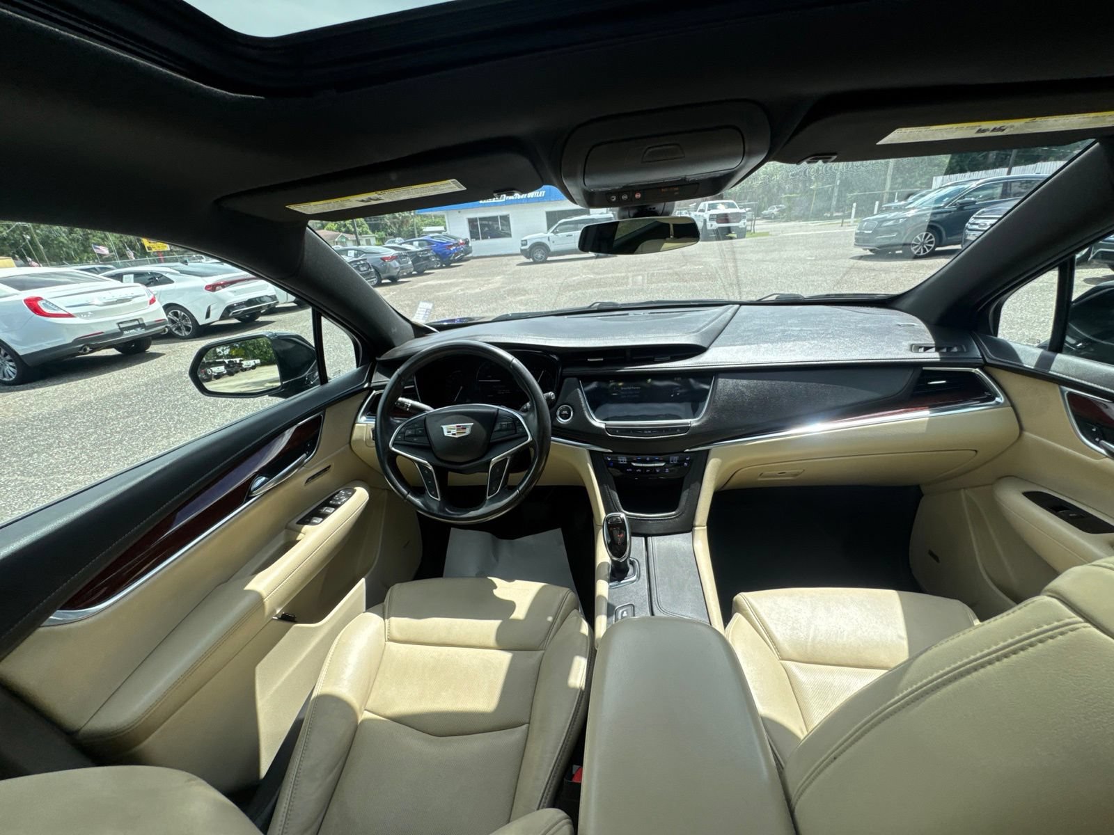 Used 2018 Cadillac XT5 Premium Luxury FWD image 18