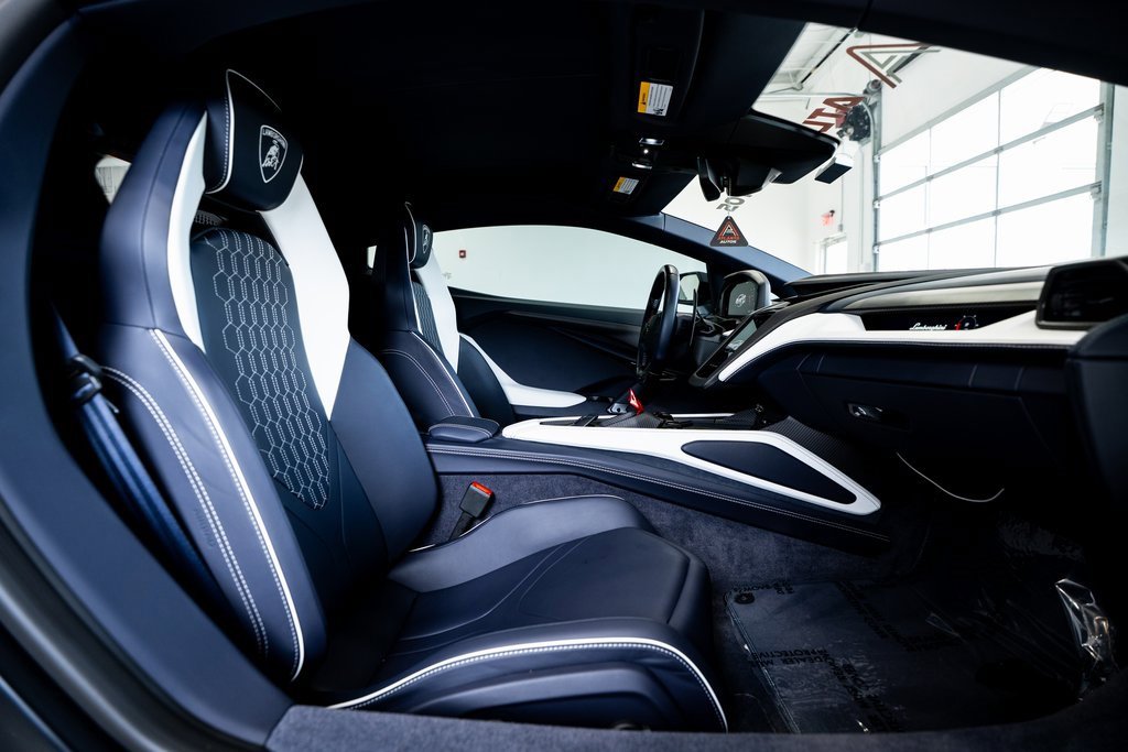 Used 2024 Lamborghini Revuelto image 57