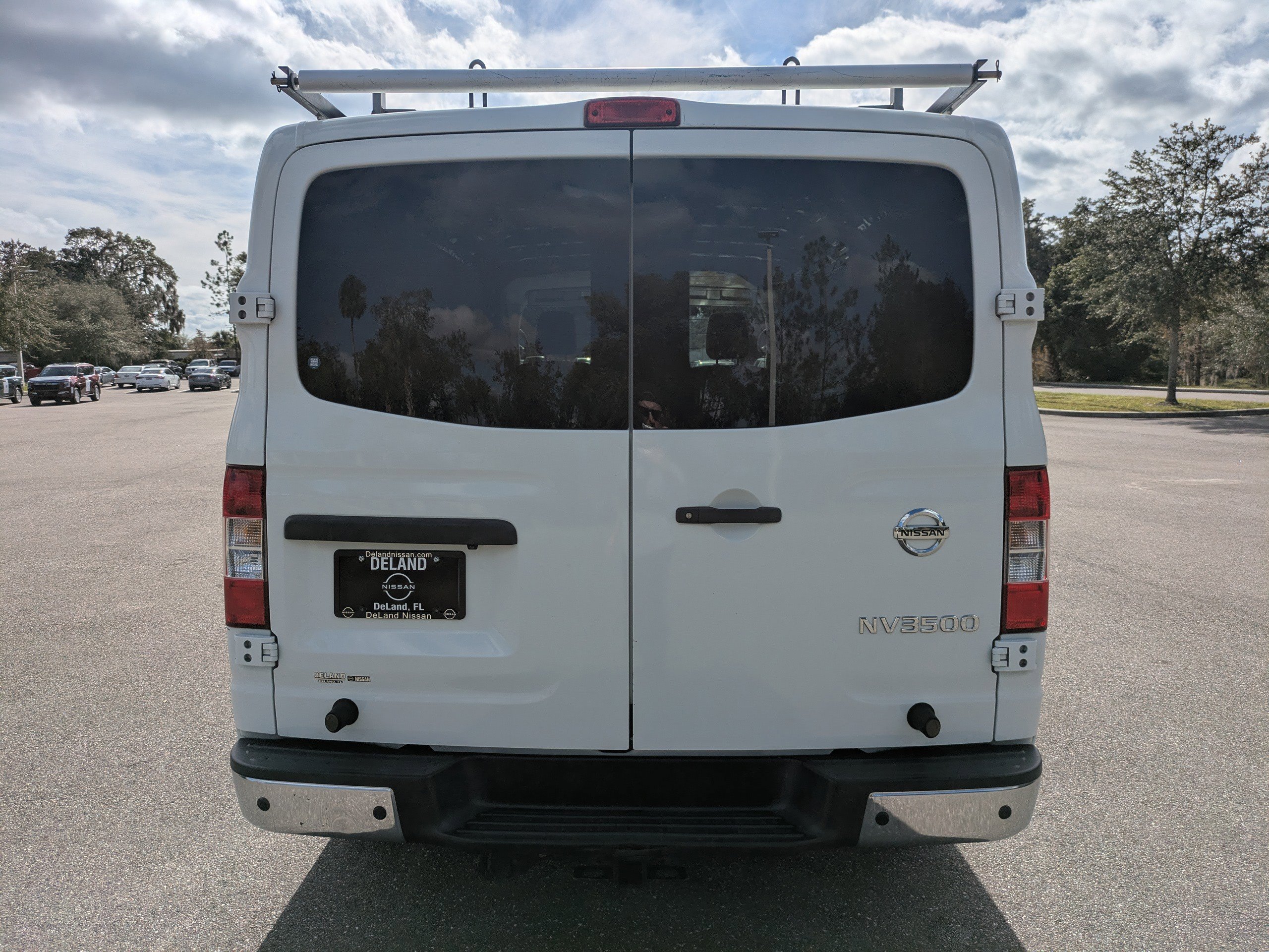 Used 2018 Nissan NV 3500 SL w/ Navigation Package image 5