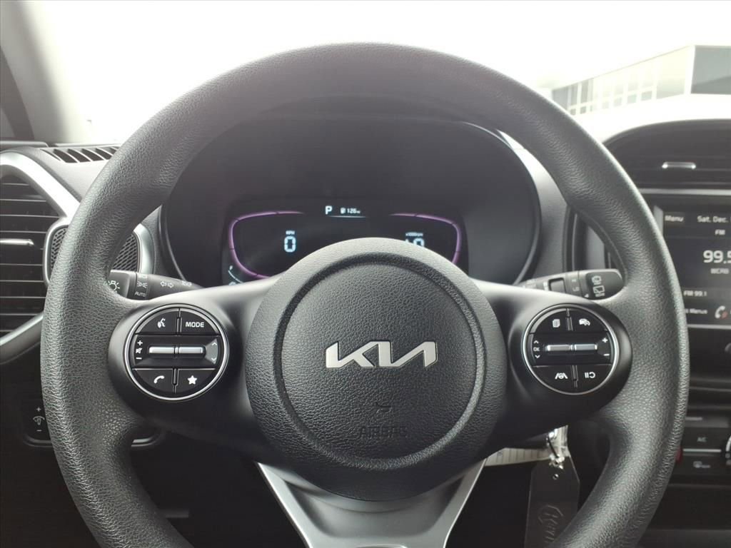 Used 2023 Kia Soul LX w/ LX Technology Package image 27
