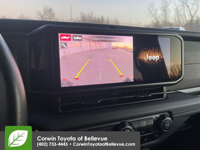 Used 2024 Jeep Gladiator Mojave w/ Technology Group image 9